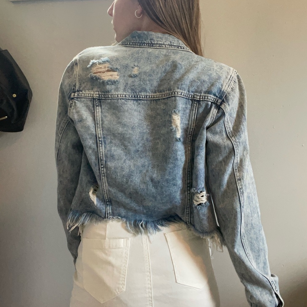Fab’rik distressed Jean jacket in an acid wash. - Picture 3 of 6